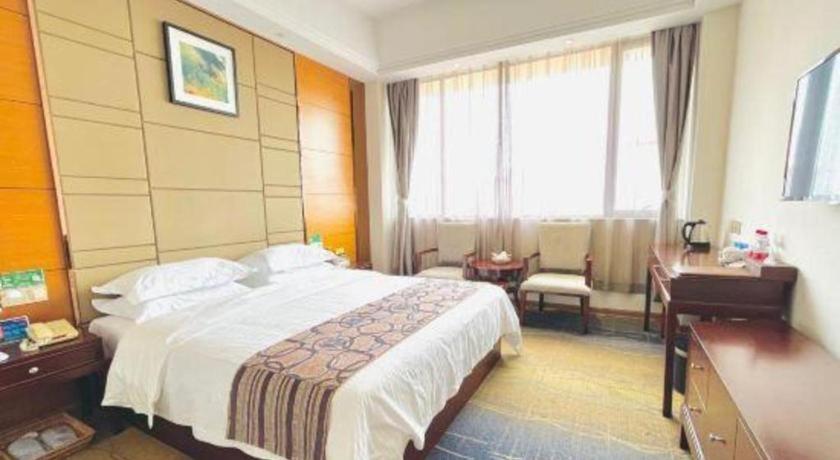 Greentree Inn Guangdong Jieyang Bus Terminal Station Ronghua Avenue Business Hotel Exterior photo
