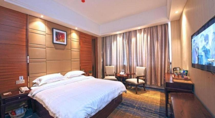 Greentree Inn Guangdong Jieyang Bus Terminal Station Ronghua Avenue Business Hotel Exterior photo